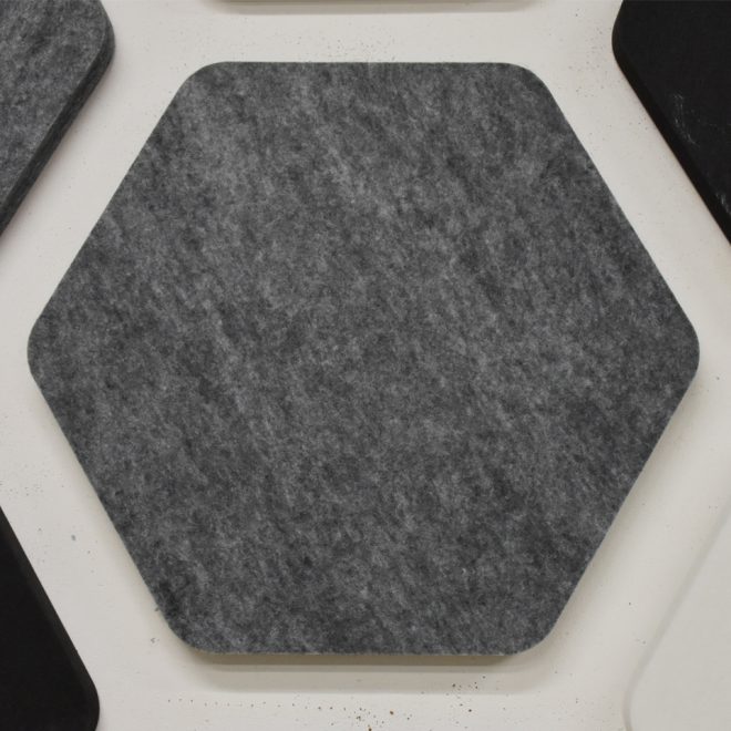Panel fonoabsorbente gris de forma hexagonal en fibra de poliester