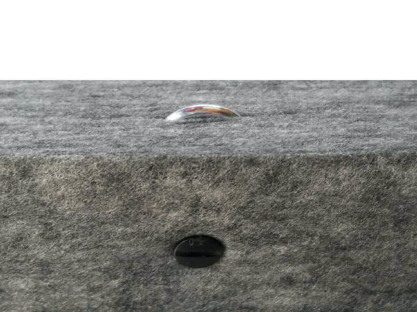 Dettaglio baffle in fibra di poliestere grigio