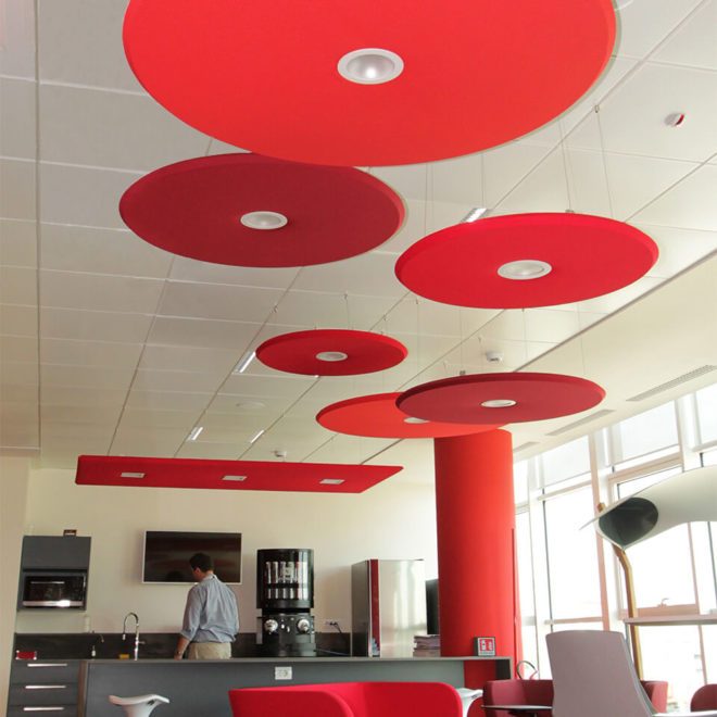 Panneaux acoustiques colores rouges avec lampes led lunar