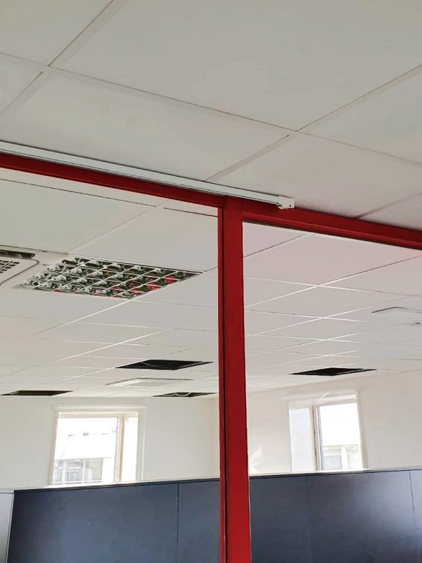 Paneles modulares en fibra de poliester a techo