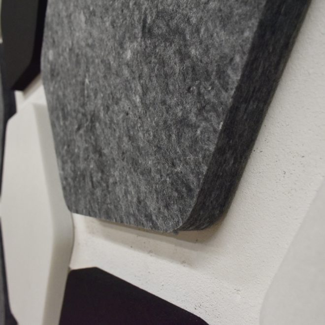 Detail of the thickness of the JustFiber grey panel